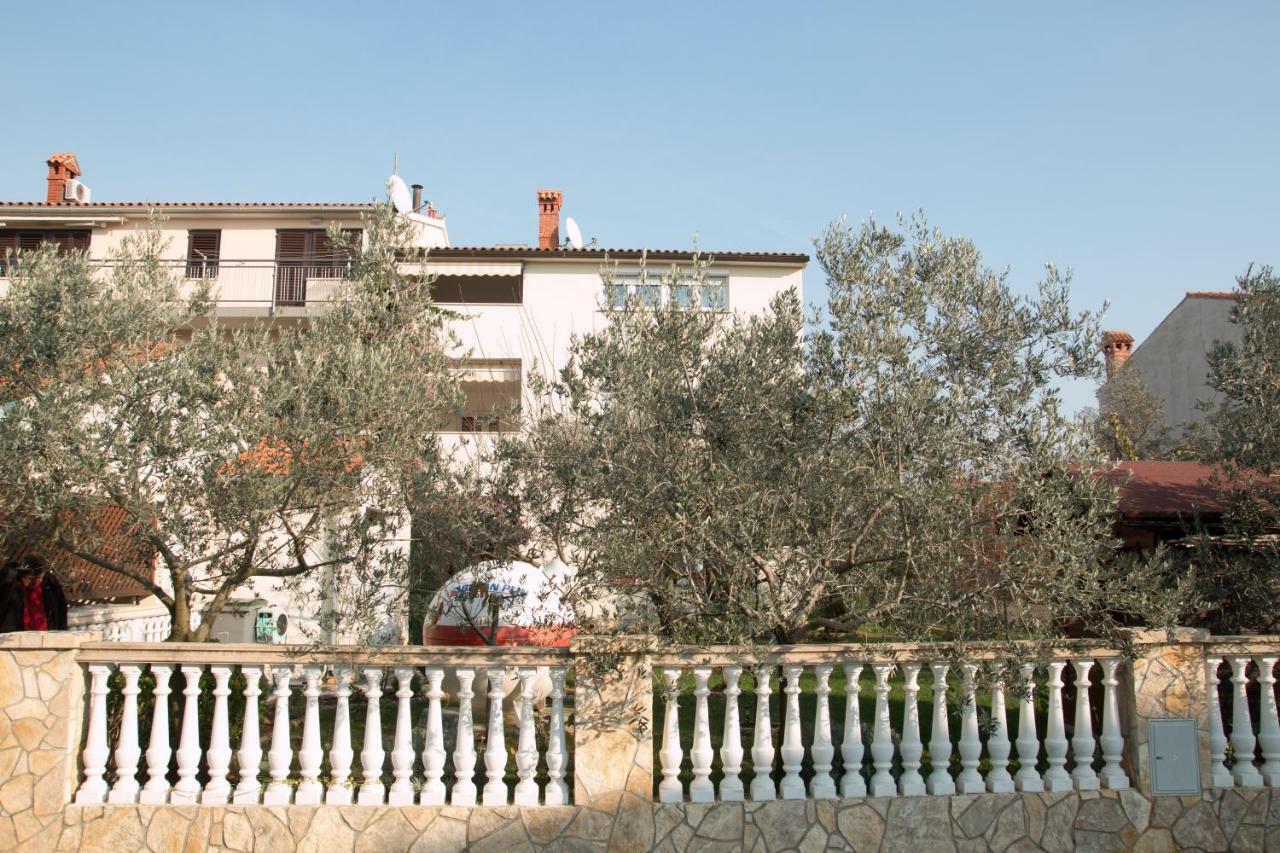 Apartments Filip Fažana Exterior foto